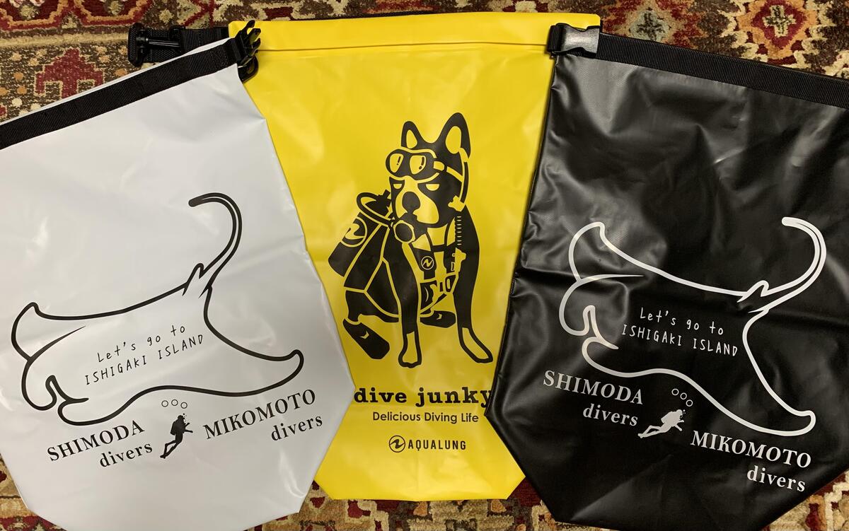 販売開始!ウォータープルーフバック!